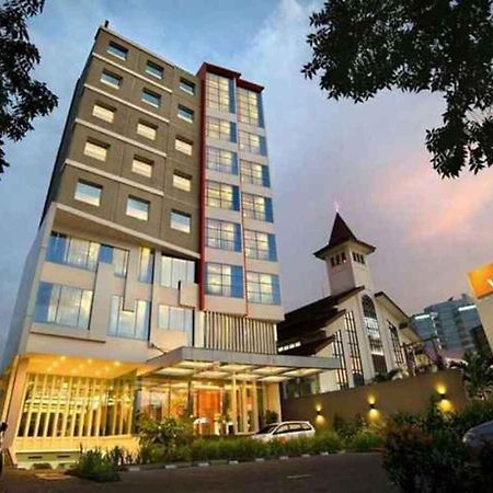 V Hotel Tebet 자카르타 외부 사진