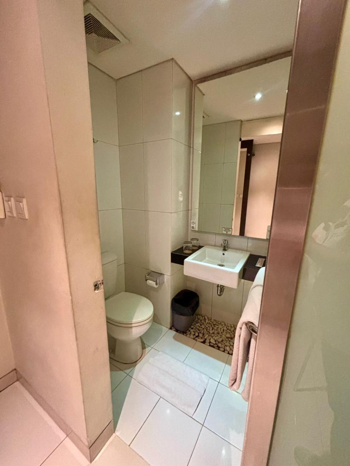 V Hotel Tebet 자카르타 외부 사진