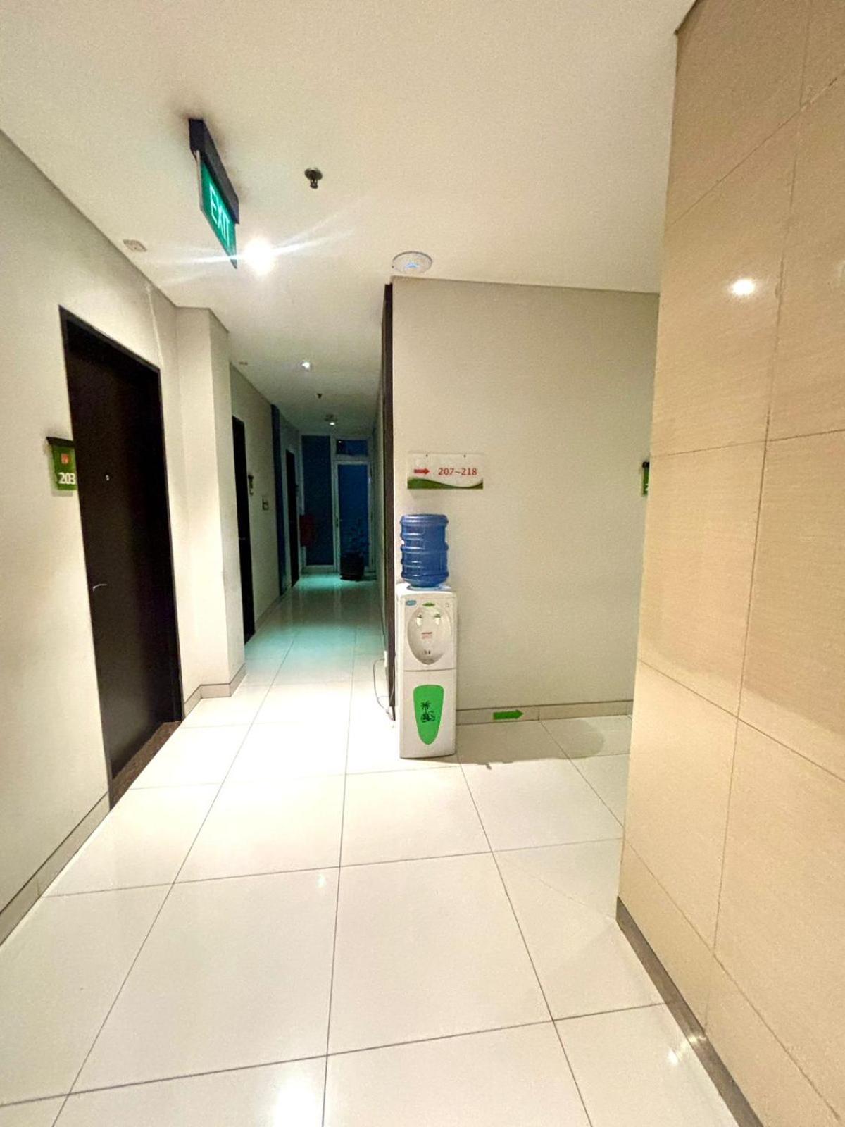 V Hotel Tebet 자카르타 외부 사진