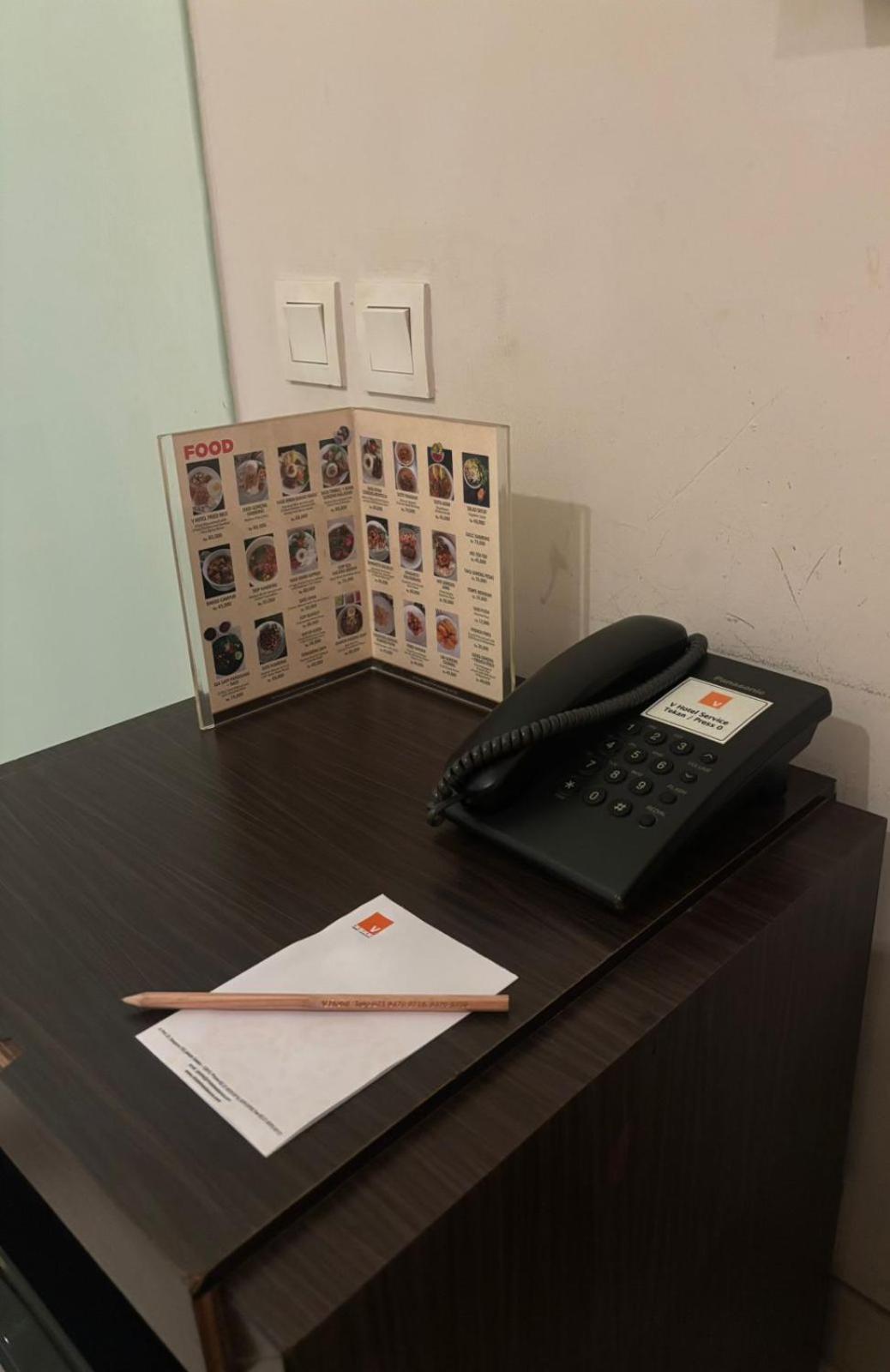 V Hotel Tebet 자카르타 외부 사진