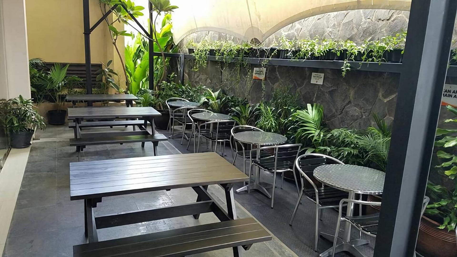 V Hotel Tebet 자카르타 외부 사진