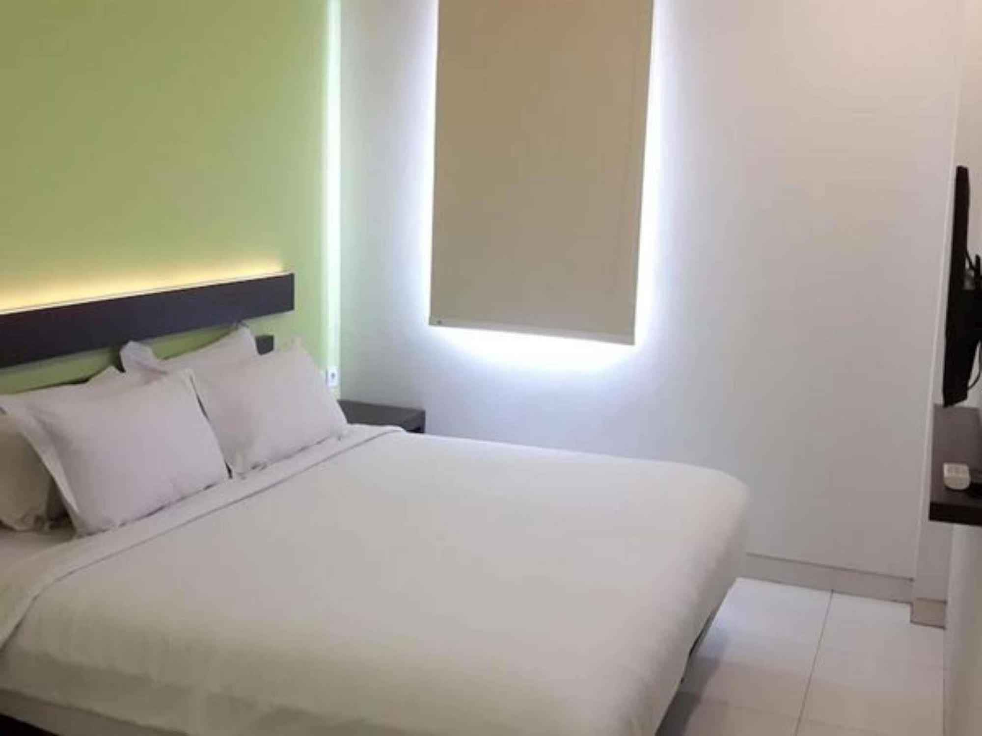 V Hotel Tebet 자카르타 외부 사진