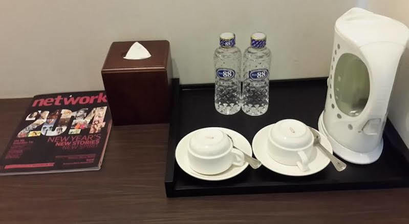 V Hotel Tebet 자카르타 외부 사진